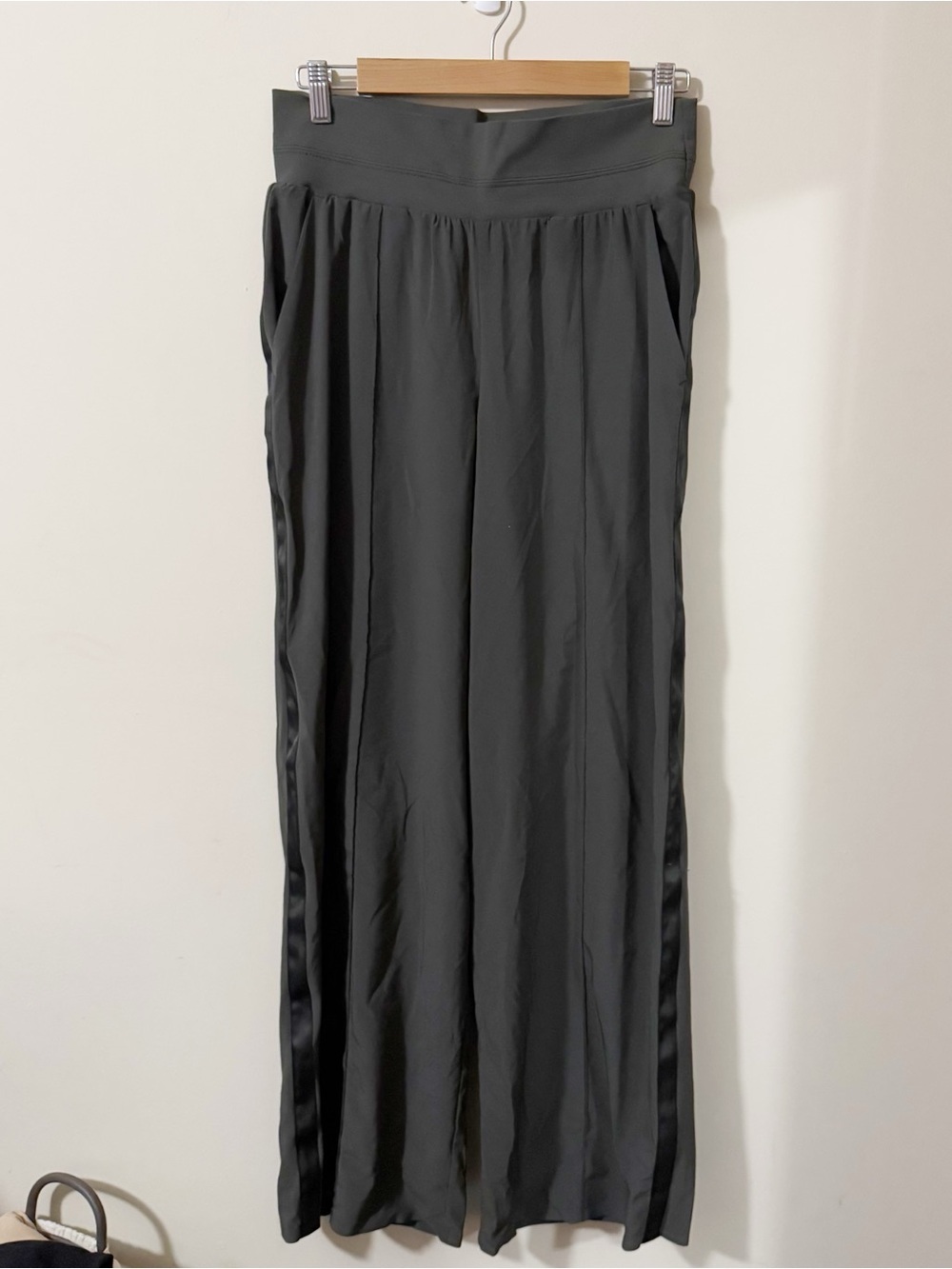 Athleta Nolita Wide Leg Pants Size 12 Womens Activewear Gym Running
